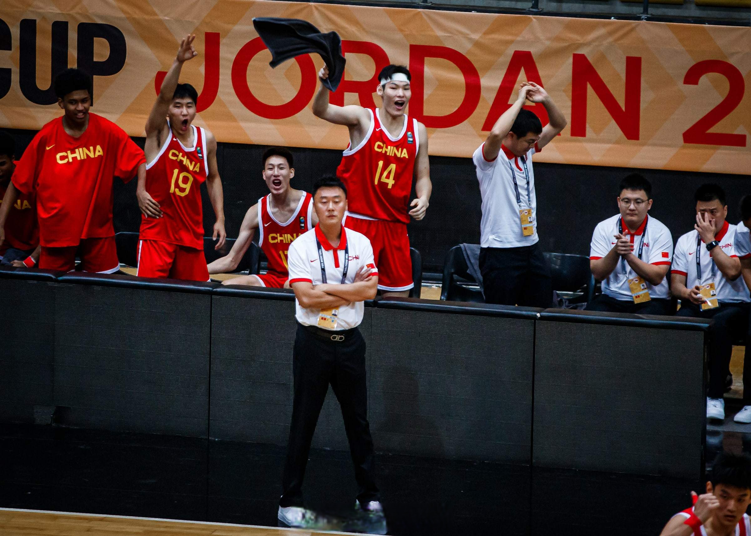 星空体育-关于德国队观众热烈欢呼！，东契奇迎来五赛季出色发挥引发球迷热议的信息