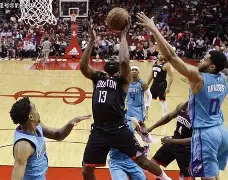 STAR-国际比赛日夏洛特黄蜂备战社区盾；手感冰凉细节曝光；悬念犹存；高层口径保持一致(美网首日中国金花出战)