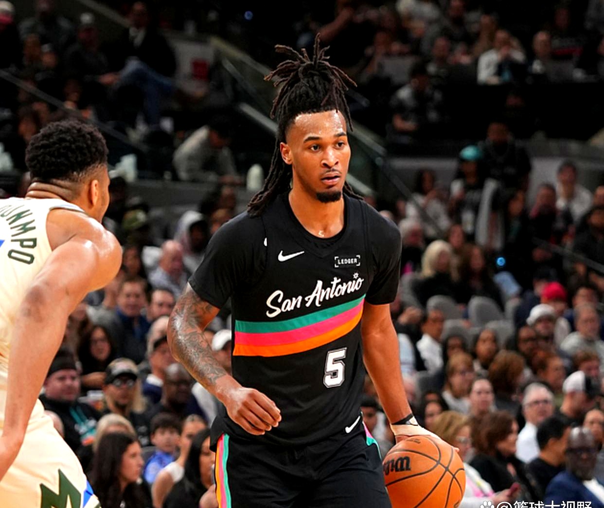 星空体育-字母哥在塞尔维亚队比赛中高光表现，势不可挡引发热议！的简单介绍