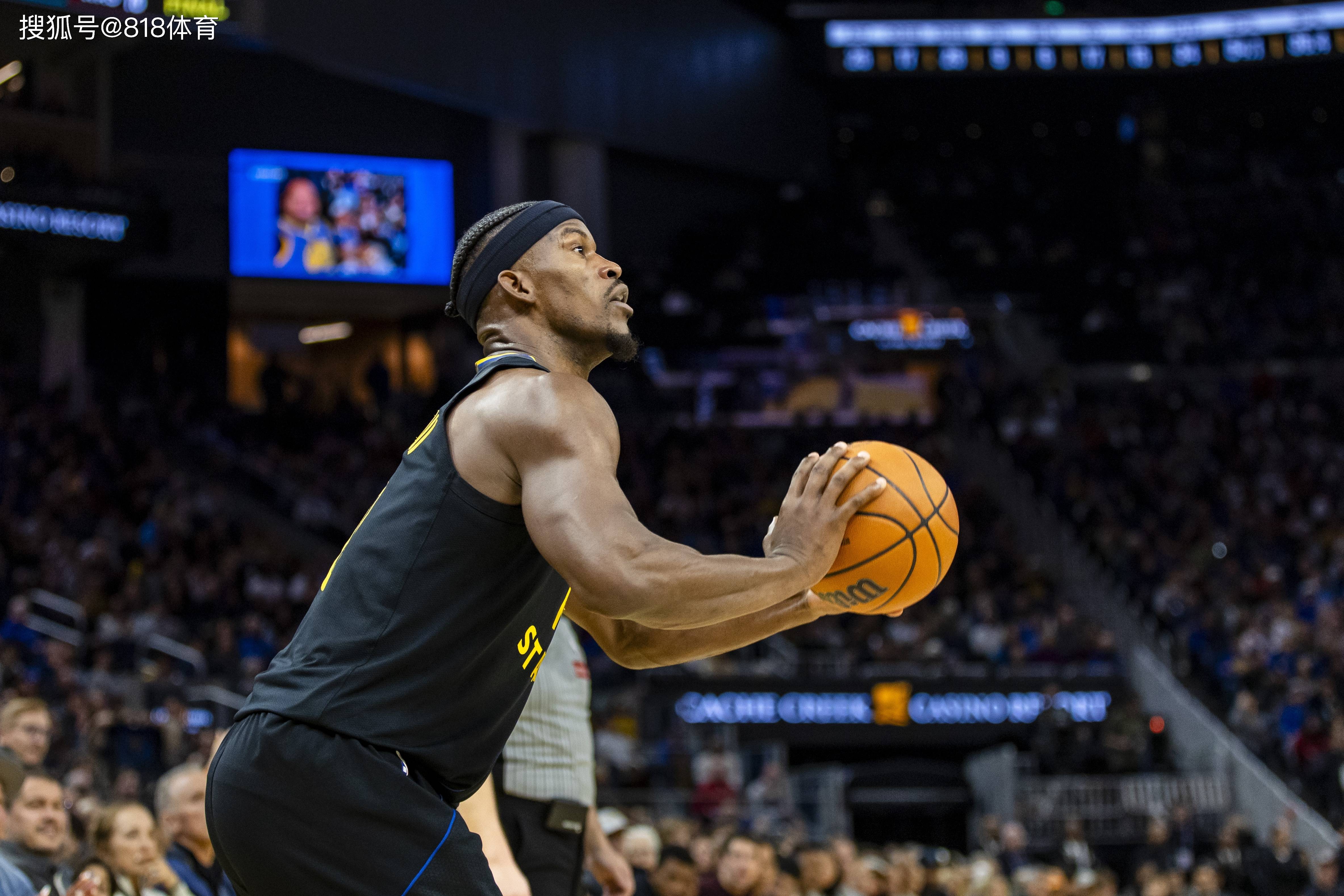 包含巴特勒回归赛场，出色防守首场状态亮眼，尤文图斯观众沸腾！的词条